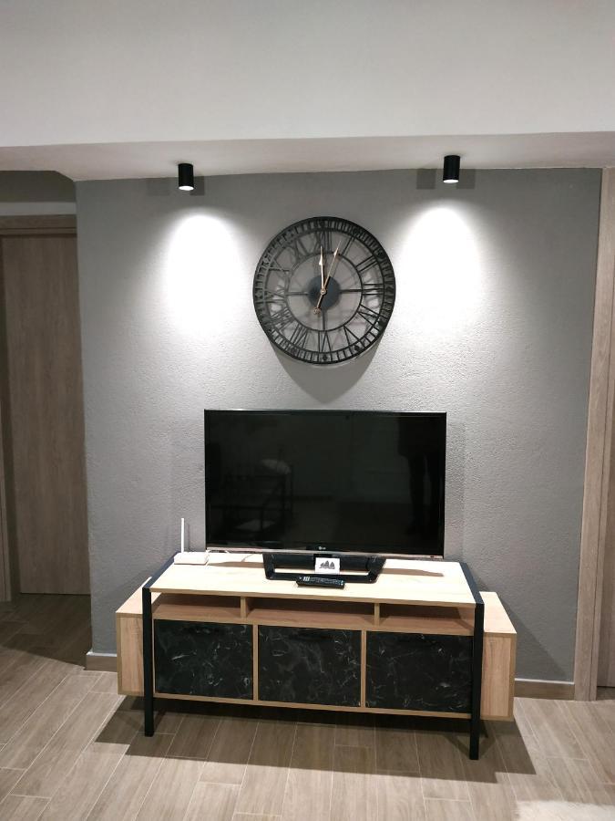 Meteora Rocks Apartment 2 칼람파카 객실 사진